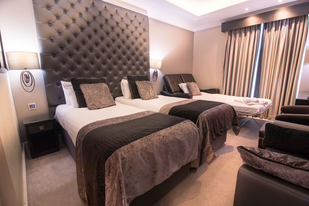 EXECUTIVE, TWIN BEDS