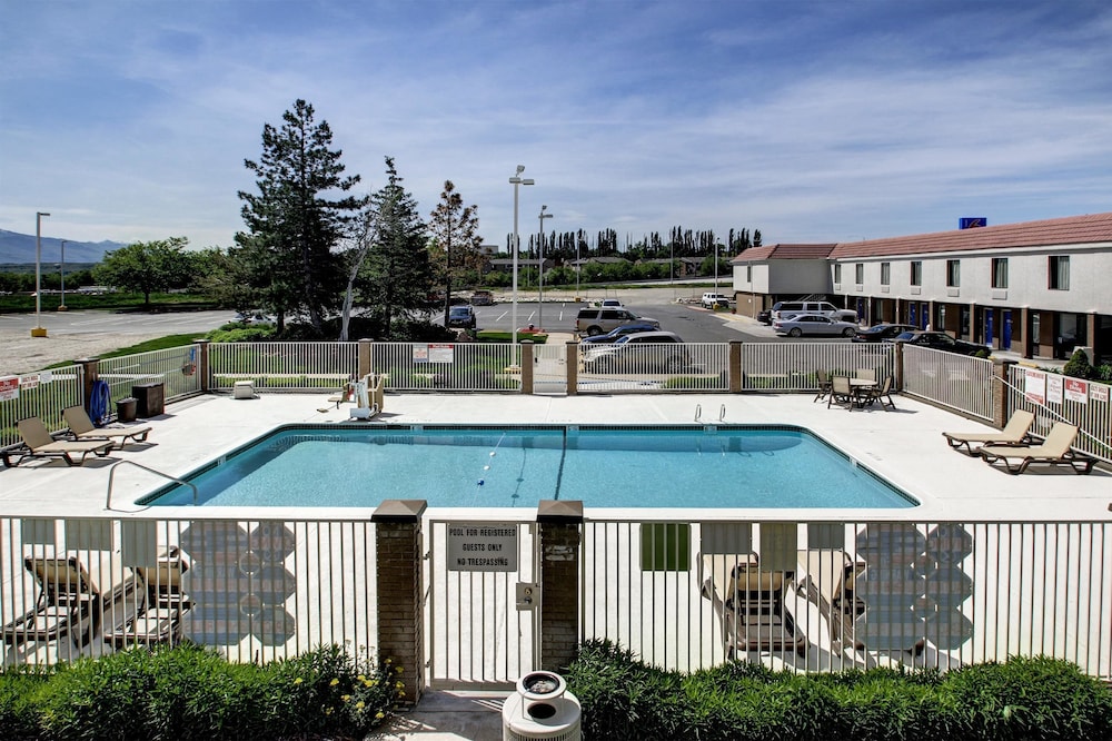 Motel 6 Ogden Riverdale secondary