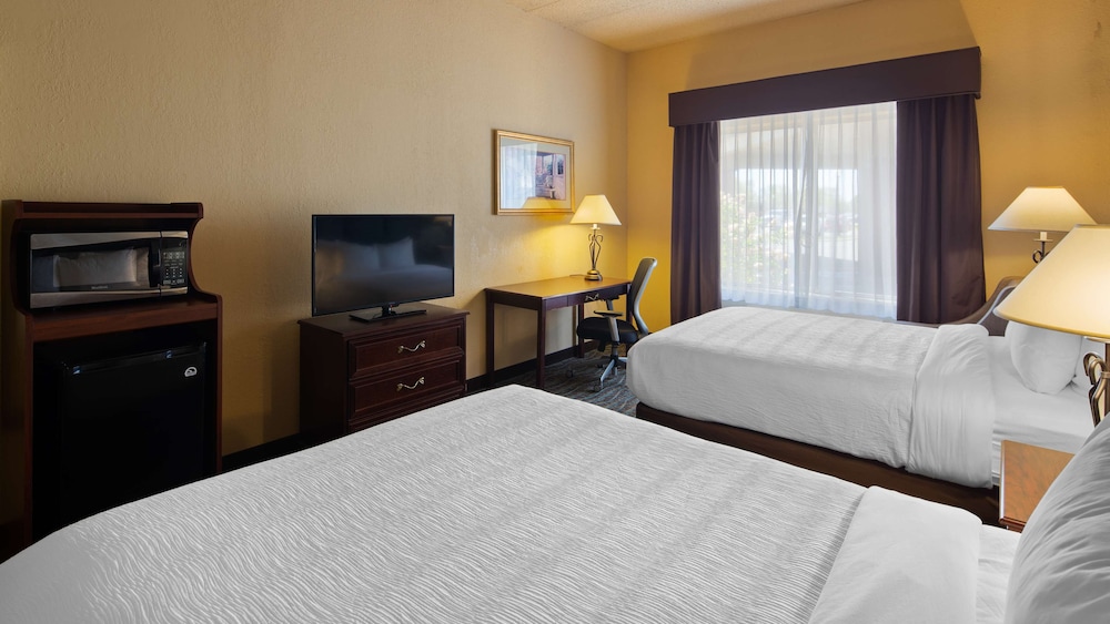 Best Western Holiday Manor 9/49