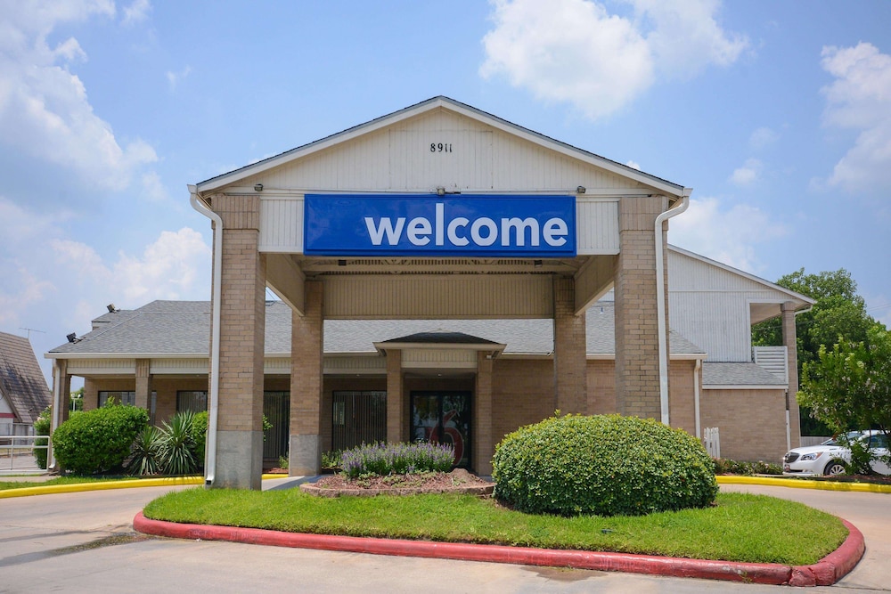 Motel6 Baytown, TX - Baytown East in BAYTOWN - TX