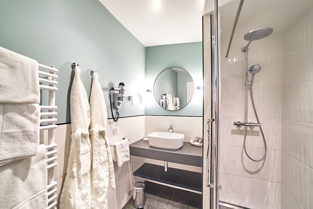 Manoir Hotel 47/50