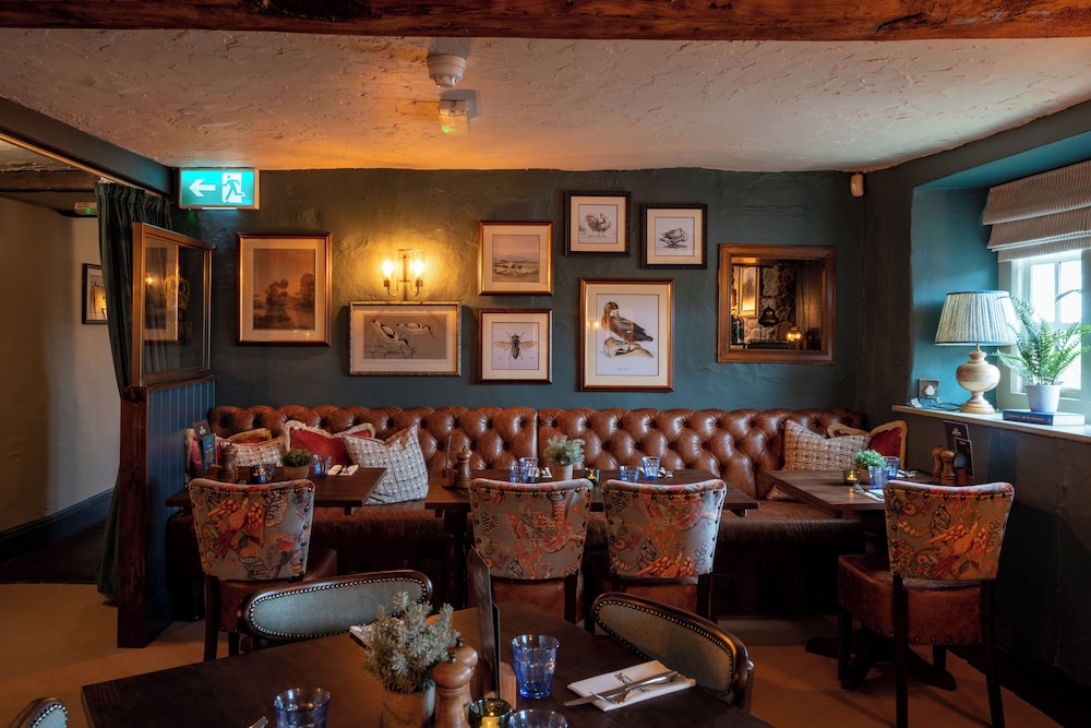 Crown Inn 24/47