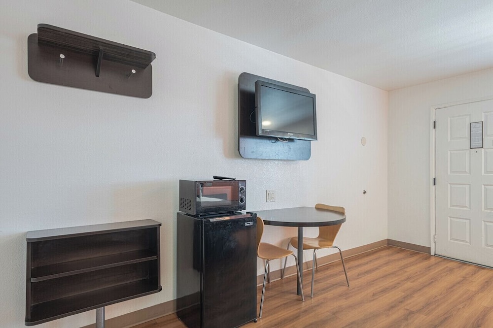 Motel 6 Castroville - Monterey 24/40