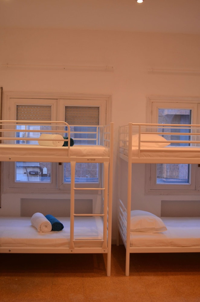 HOSTAL CASA 18 18/26