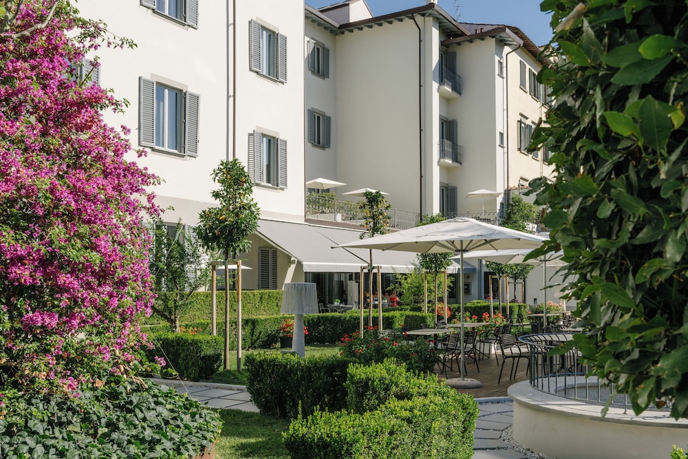 Palazzo Castri 1874 Hotel 69/72