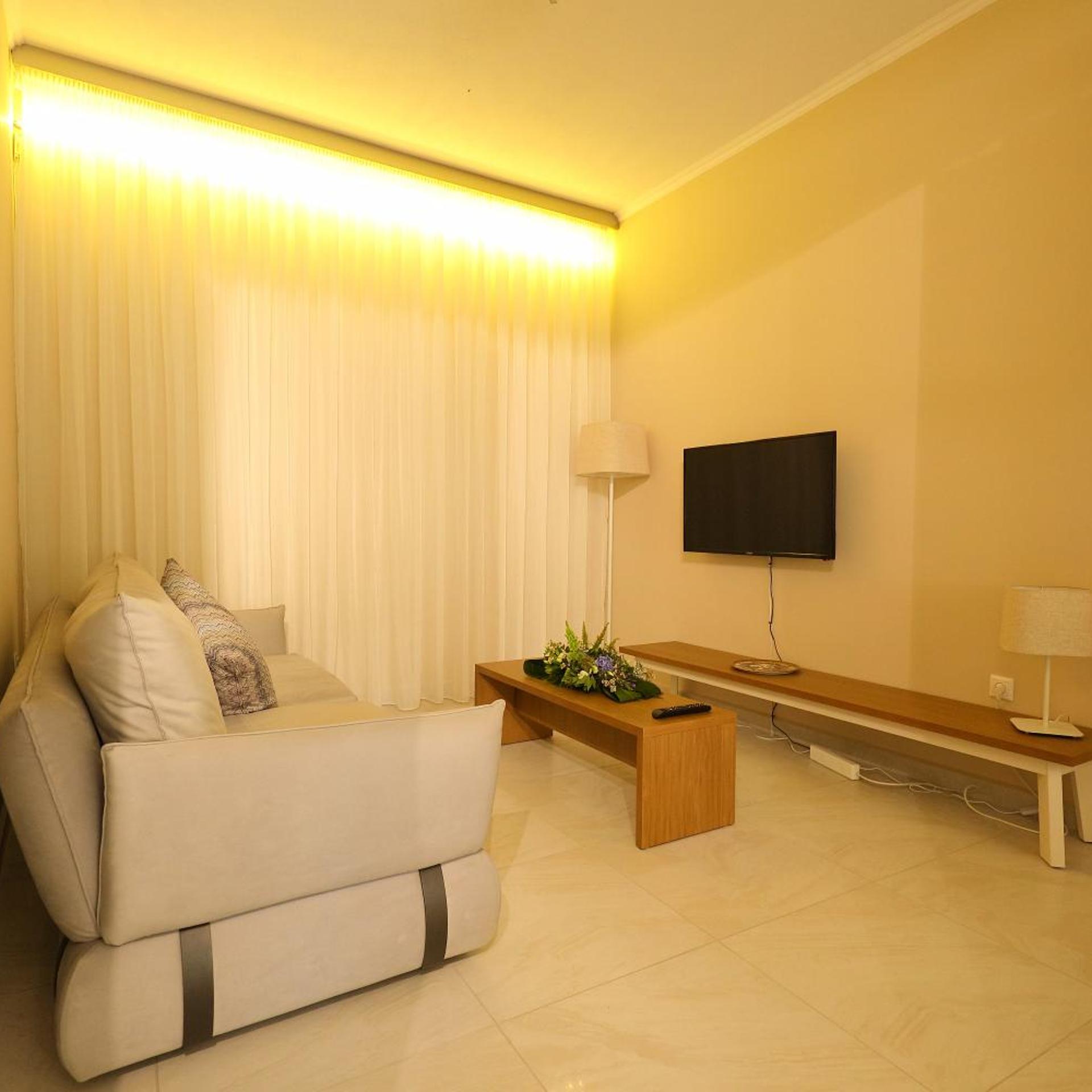 Artemis Plaza 68/76