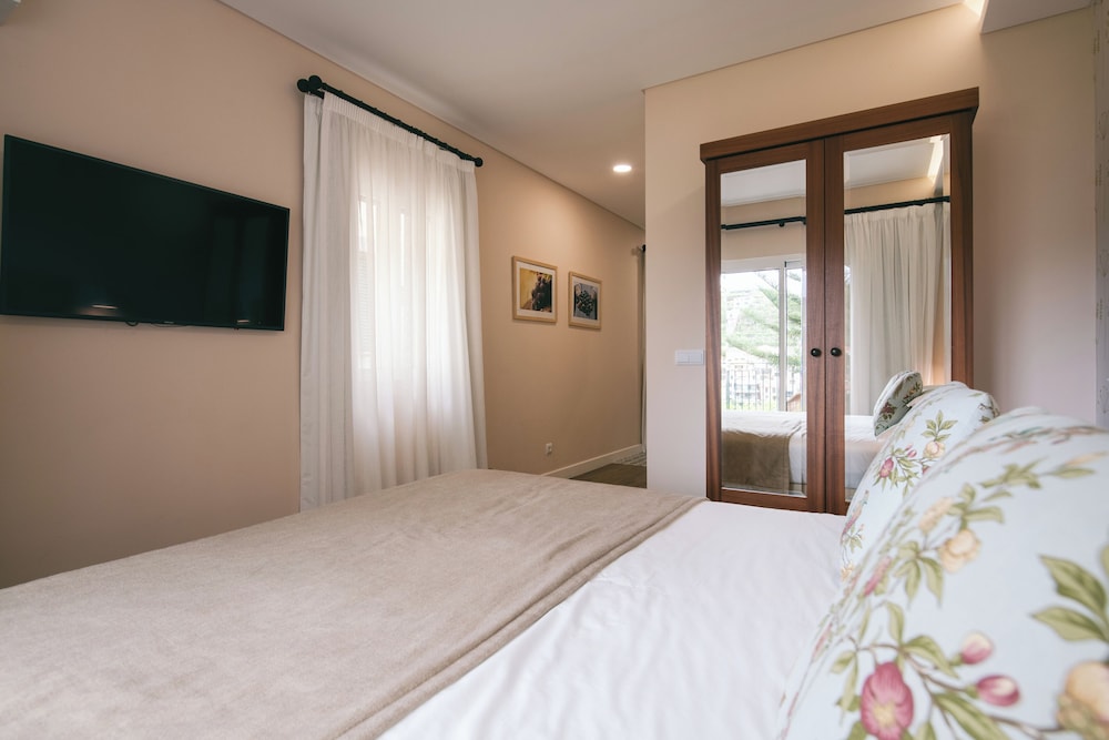 1 Bedroom, Garden, Classic, Suite, Queen Bed, Private Bathroom, Kitchenette, Quinta da Saraiva 3/4