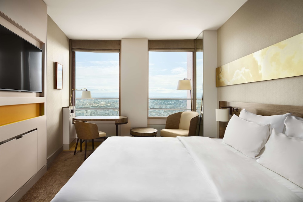 Superior, King Bed, Scenic View