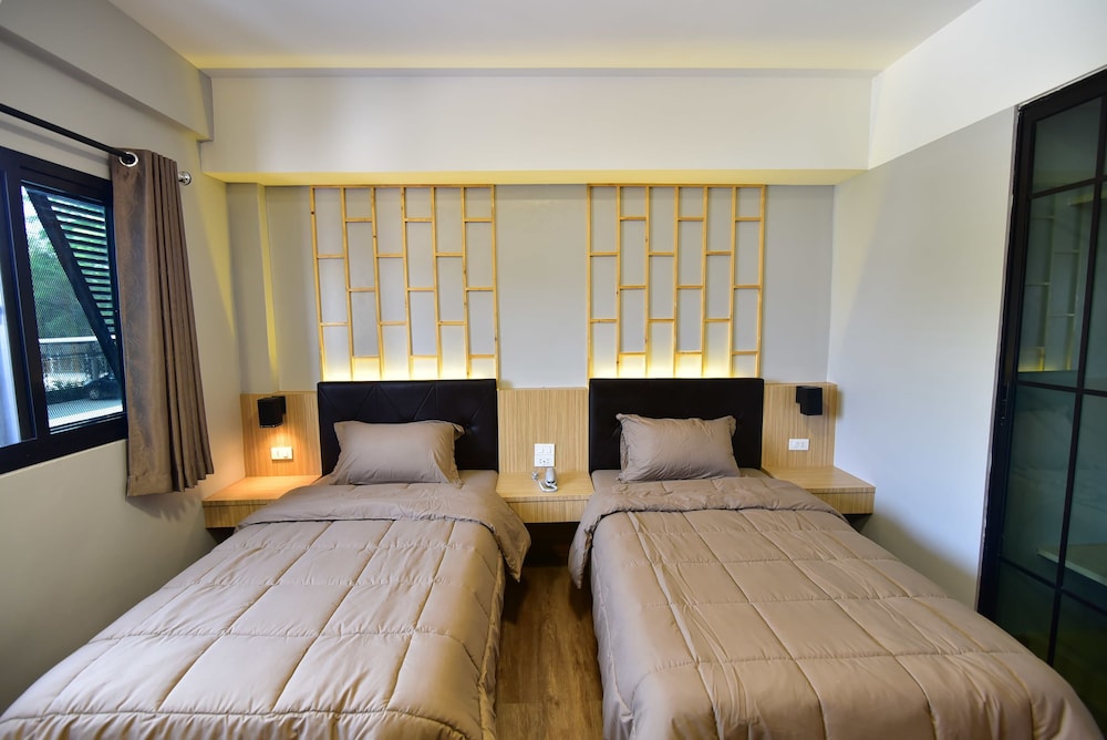 1 BEDROOM, DELUXE, DOUBLE OR TWIN BED