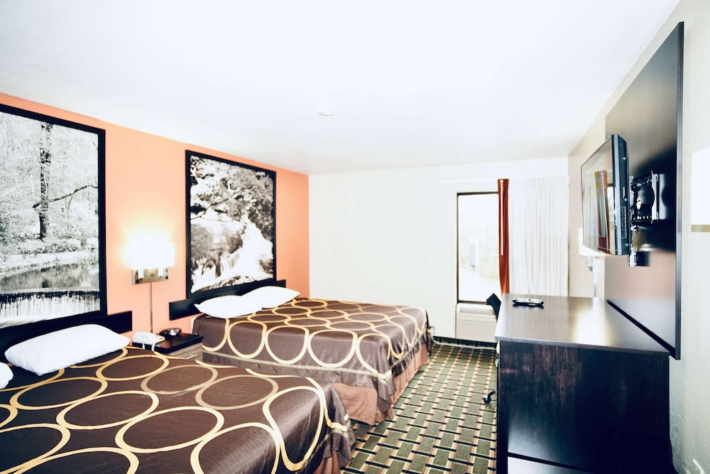 Super 8 By Wyndham Crossville Tn 18/22