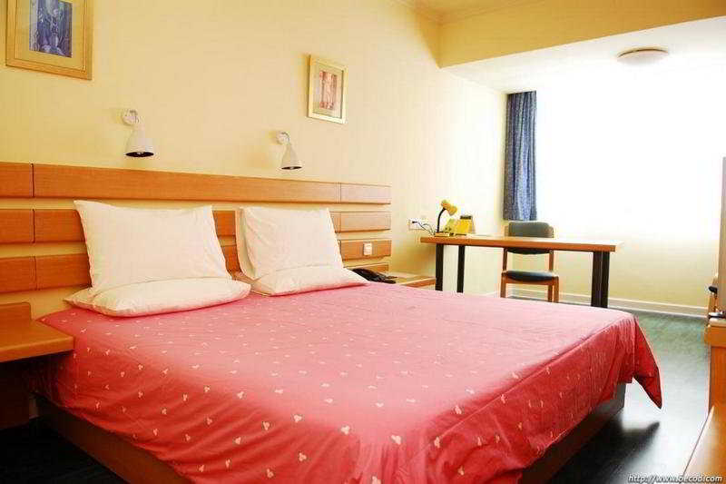 Home Inn Selected (Beijing Mudanyuan Metro Station) 7/11