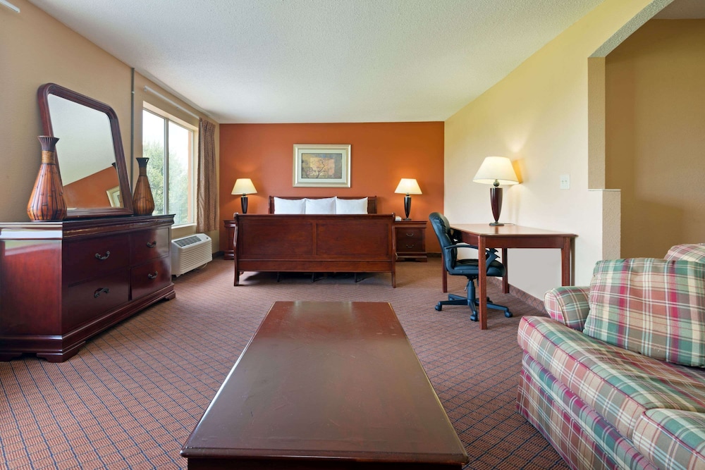 Days Inn By Wyndham Coliseum Montgomery Al 16/26