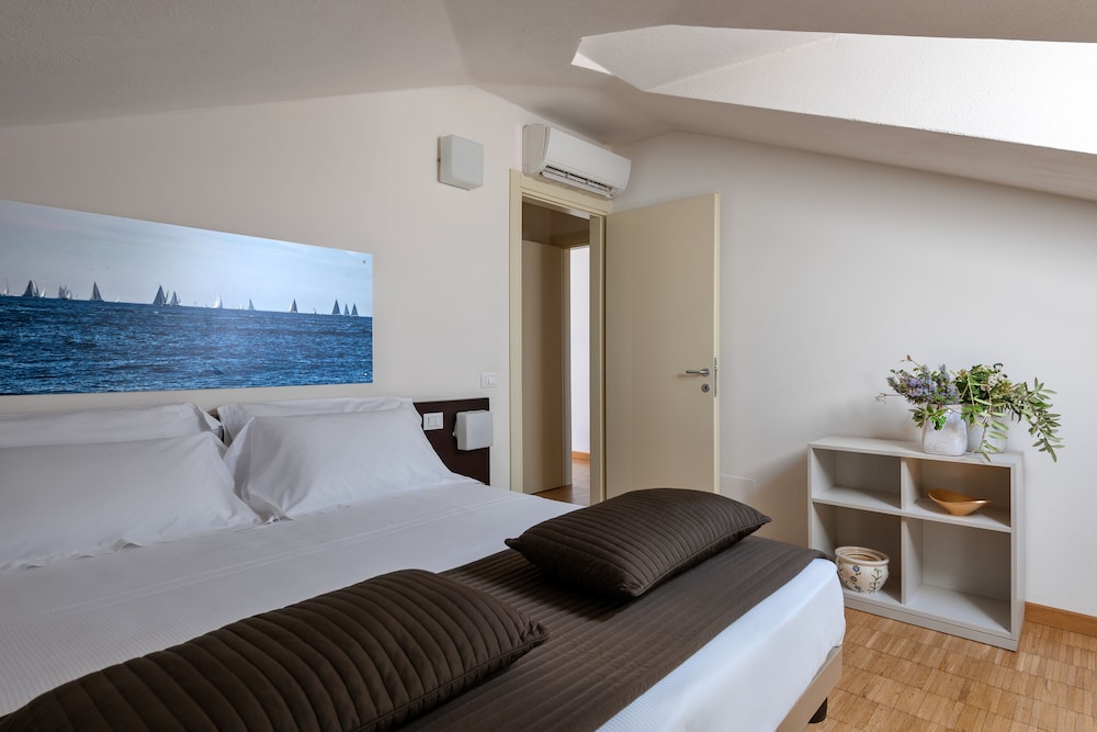 Vialeromadodici Rooms & Apartments 21/58