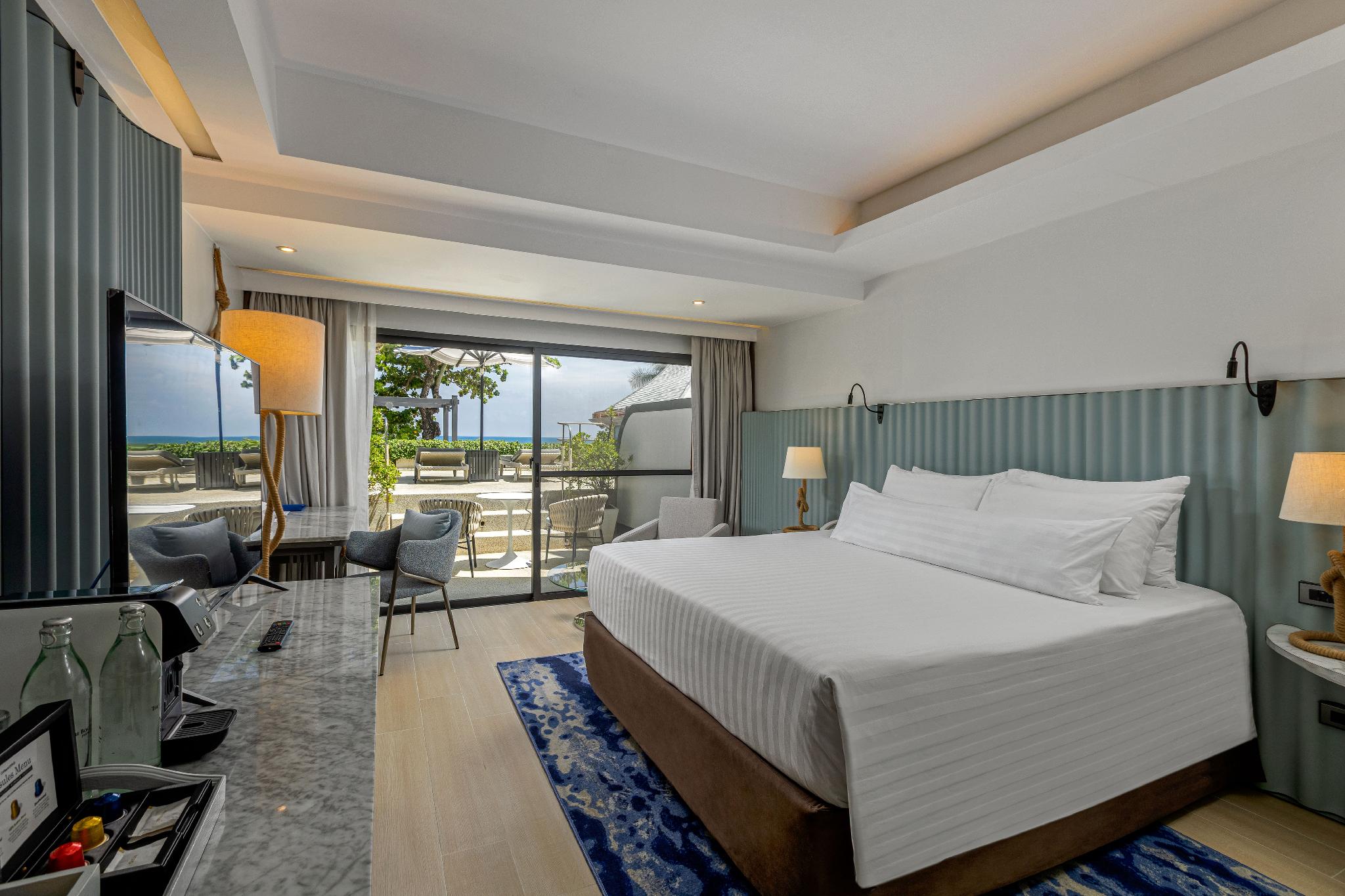Room, Queen Bed, Balcony