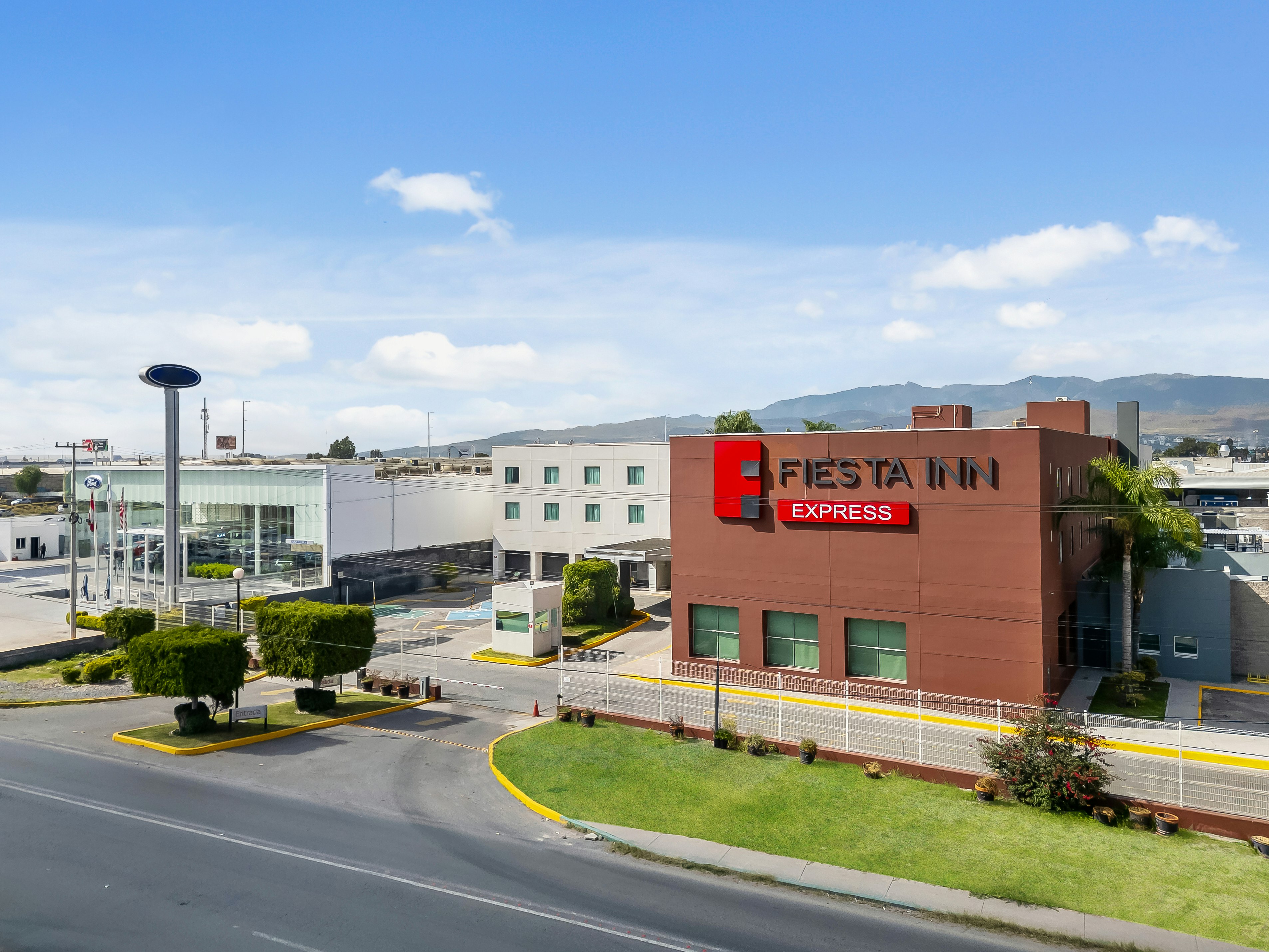 Fiesta Inn Express San Luis Potosi Oriente 40/50