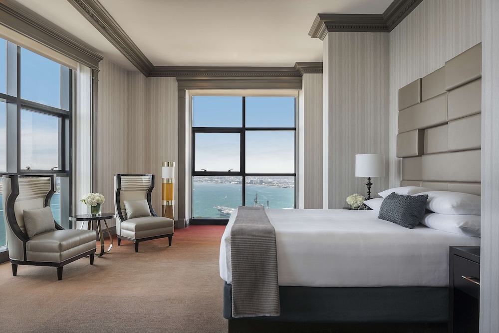 Manchester Grand Hyatt San Diego 20/70