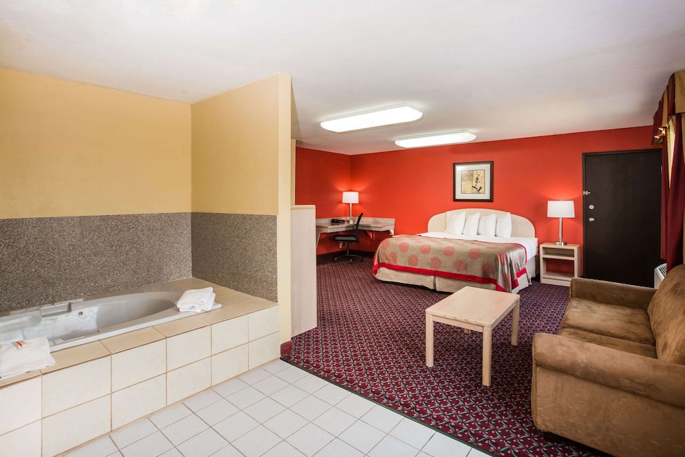 Ramada by Wyndham Sioux Falls 14/16