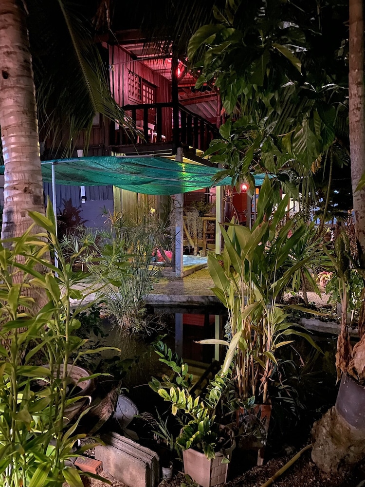 Leaf House Bungalow - Hostel 37/50