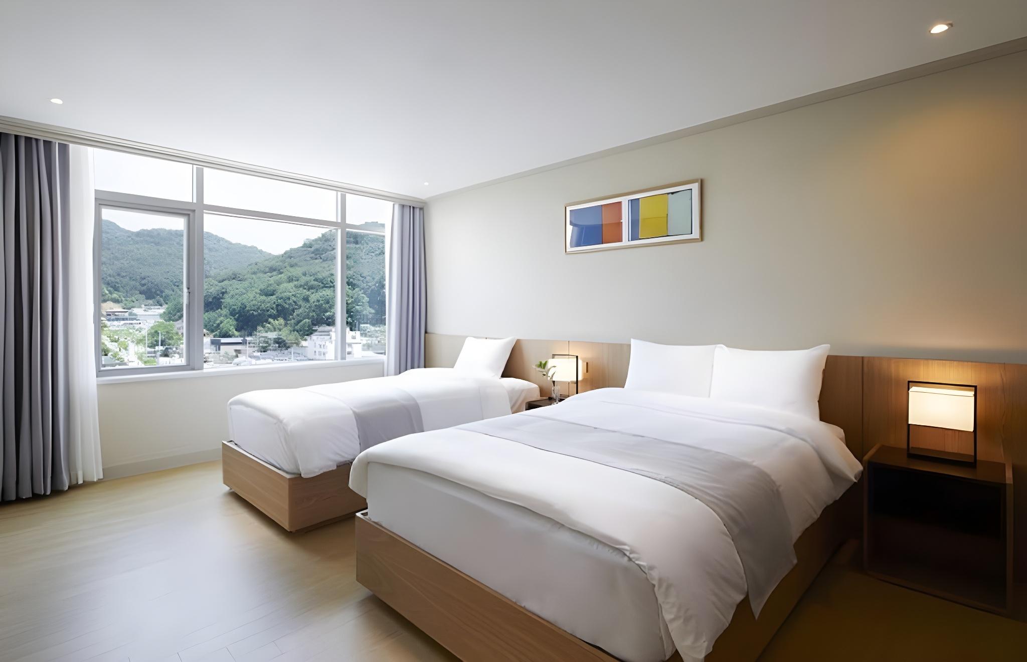 Suite, Twin Beds, 1 Double and 1 Single Bed, Hanok View