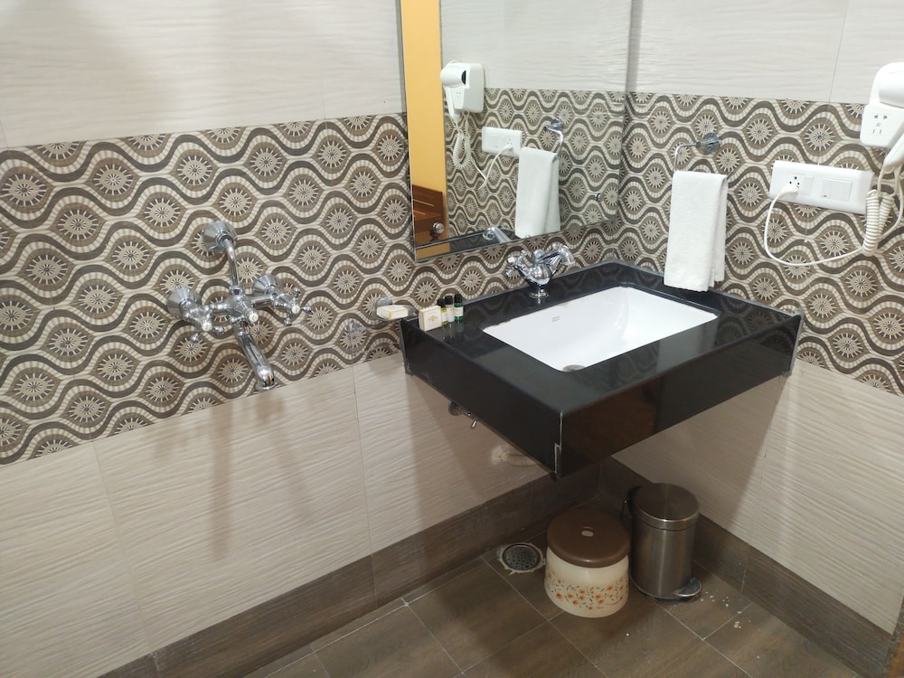 Times Kumbhalgarh Fort Resort-Pure Veg 44/45