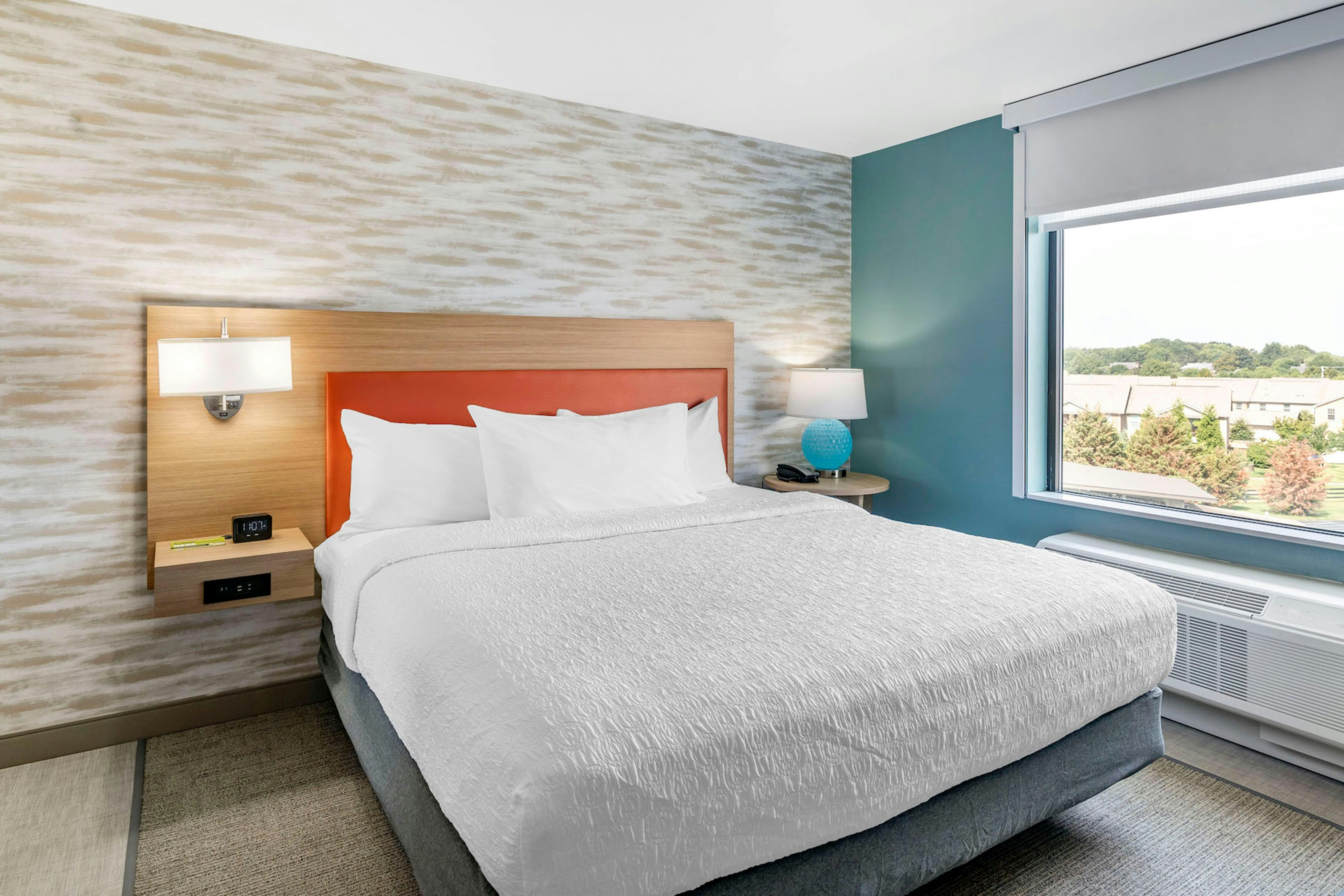 1 BEDROOM, SUITE, KING BED