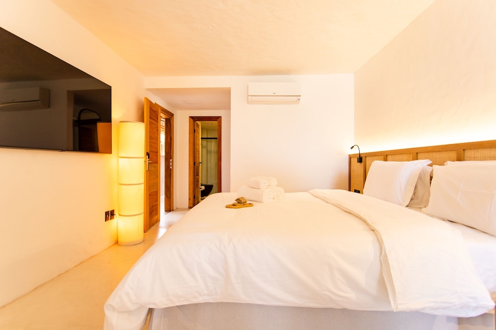 Space, Ocean, Queen Bed