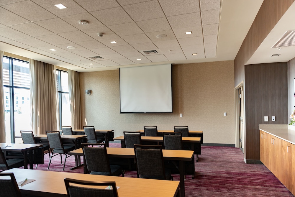 Courtyard Omaha East Council Bluffs Ia 30/33