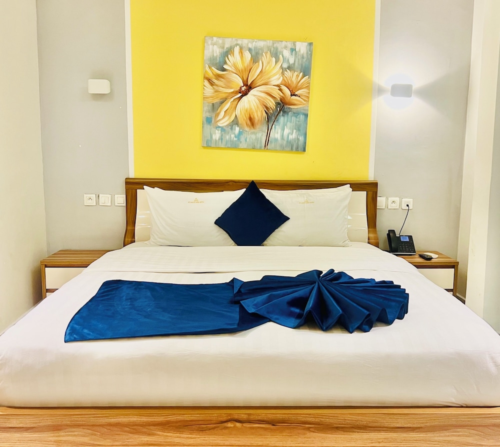 Senior, Suite, King Bed