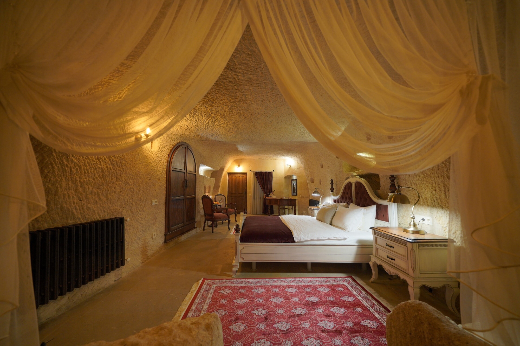 DELUXE, DOUBLE BED