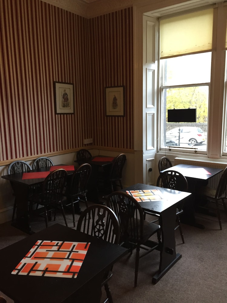 Edinburgh House Hotel 37/50