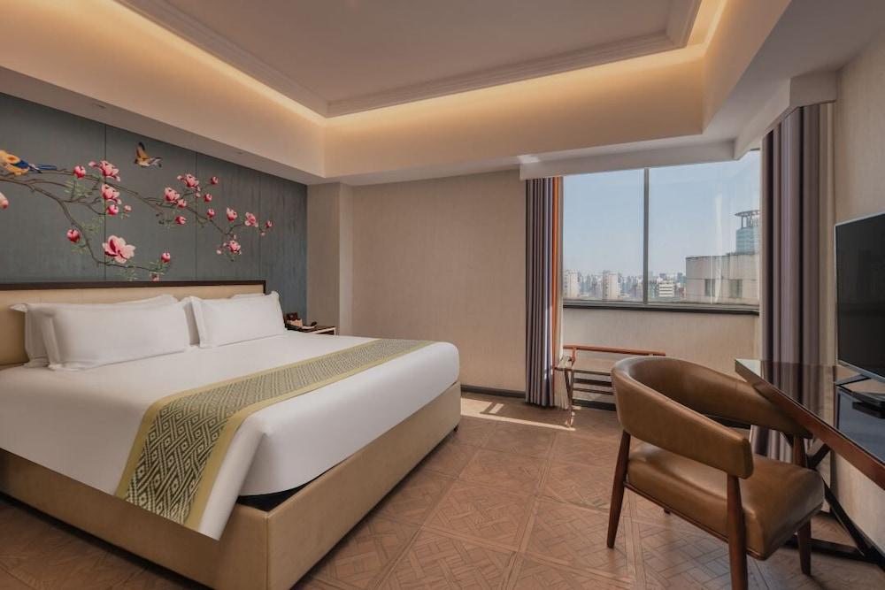 Sky, Business, Double Bed