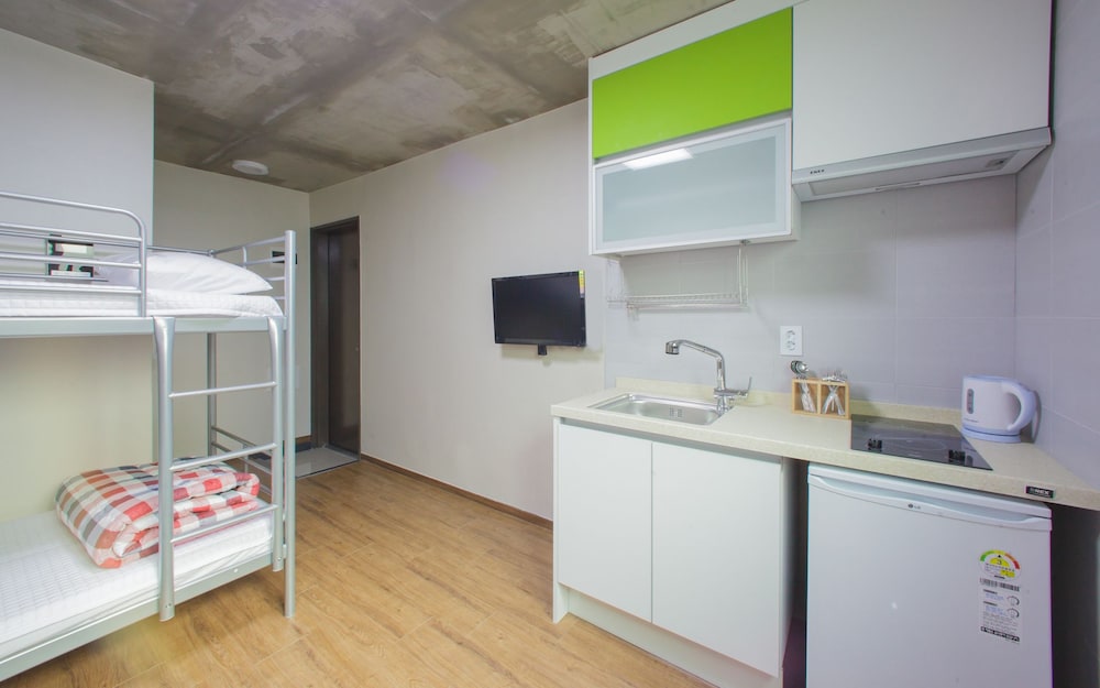 KW Hongdae Line Hostel 11/40