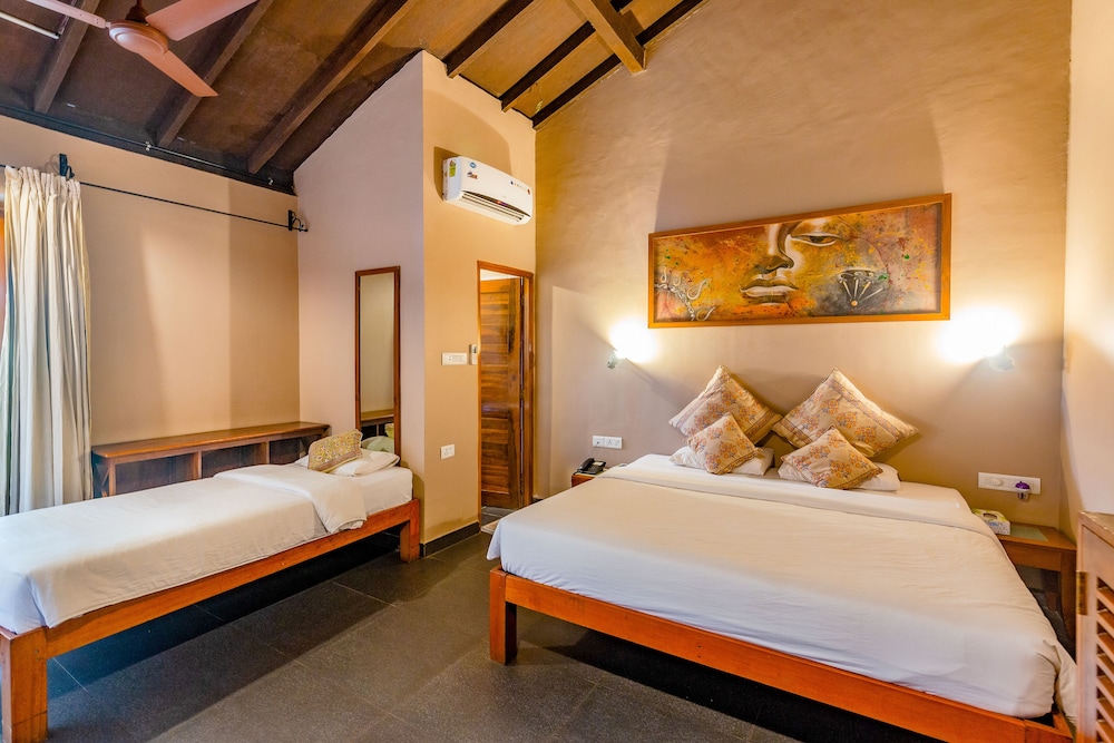 EXECUTIVE, QUEEN BED