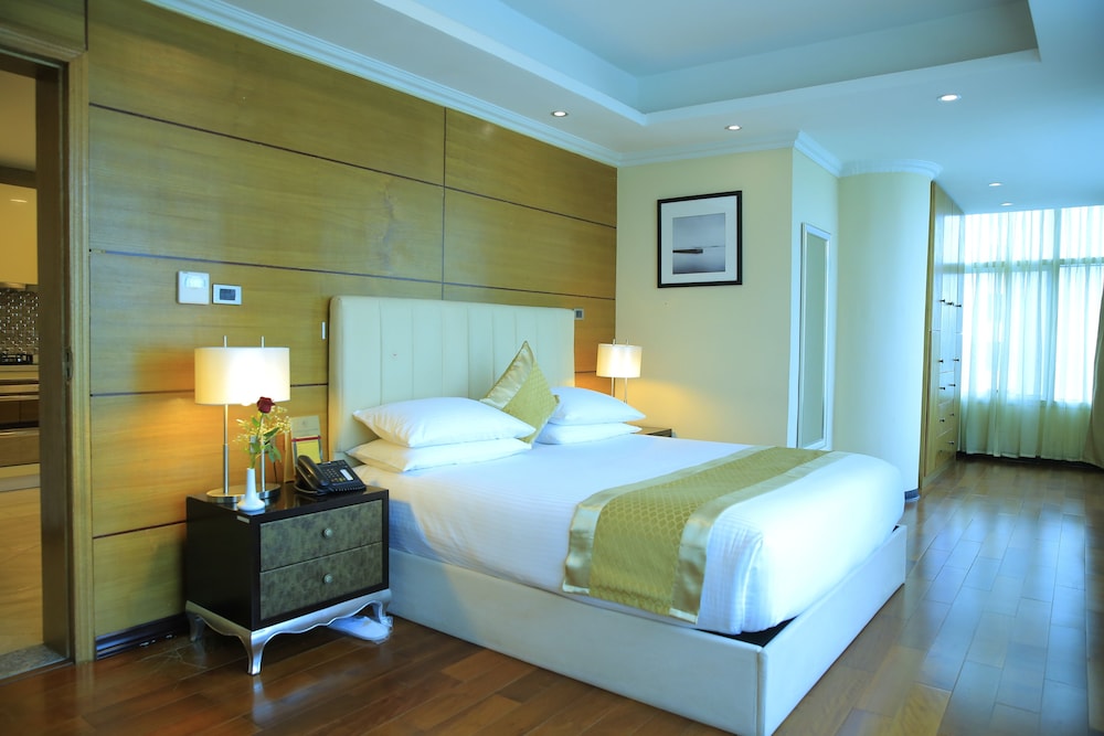 Inter Luxury Hotel 12/75