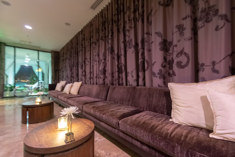 Proximity Hotel 48/71