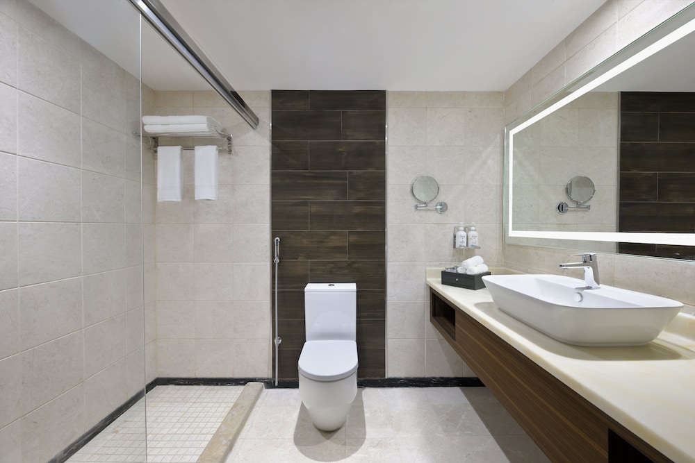 Holiday Inn Jeddah Corniche 51/52