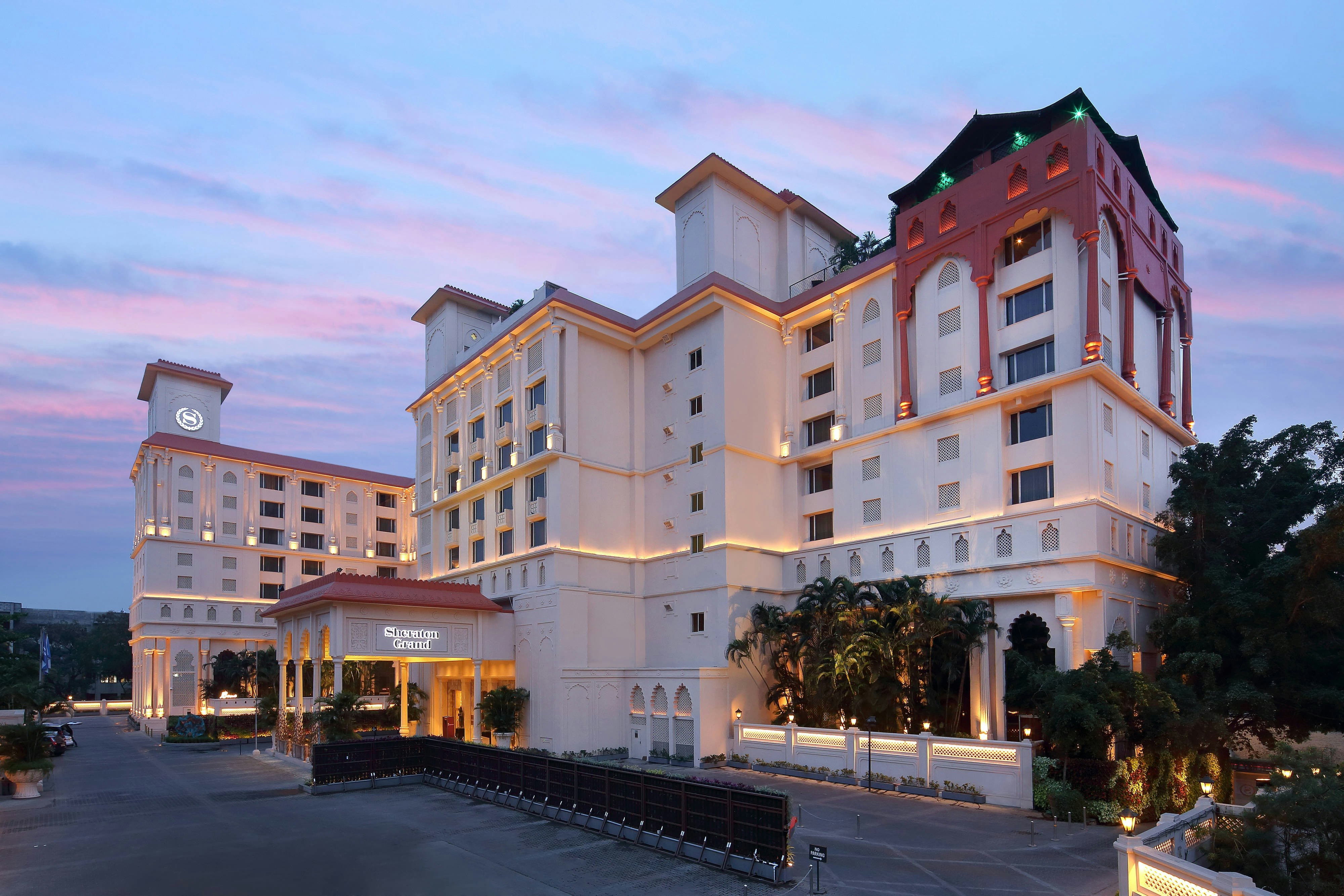 Sheraton Grand Pune Bund Garden Hotel 6/60