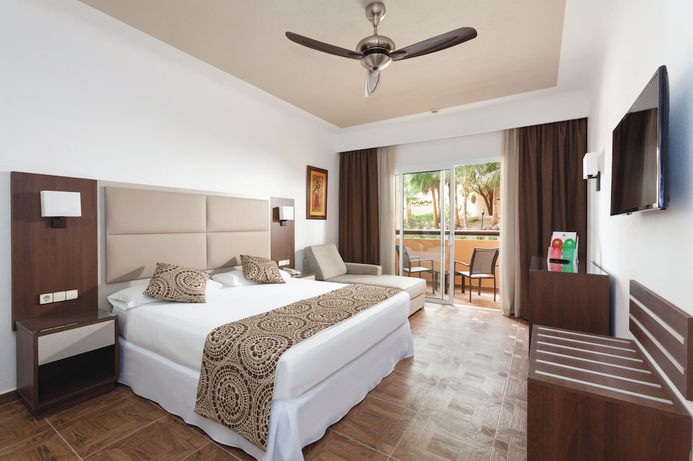 Hotel Riu Funana 4/35