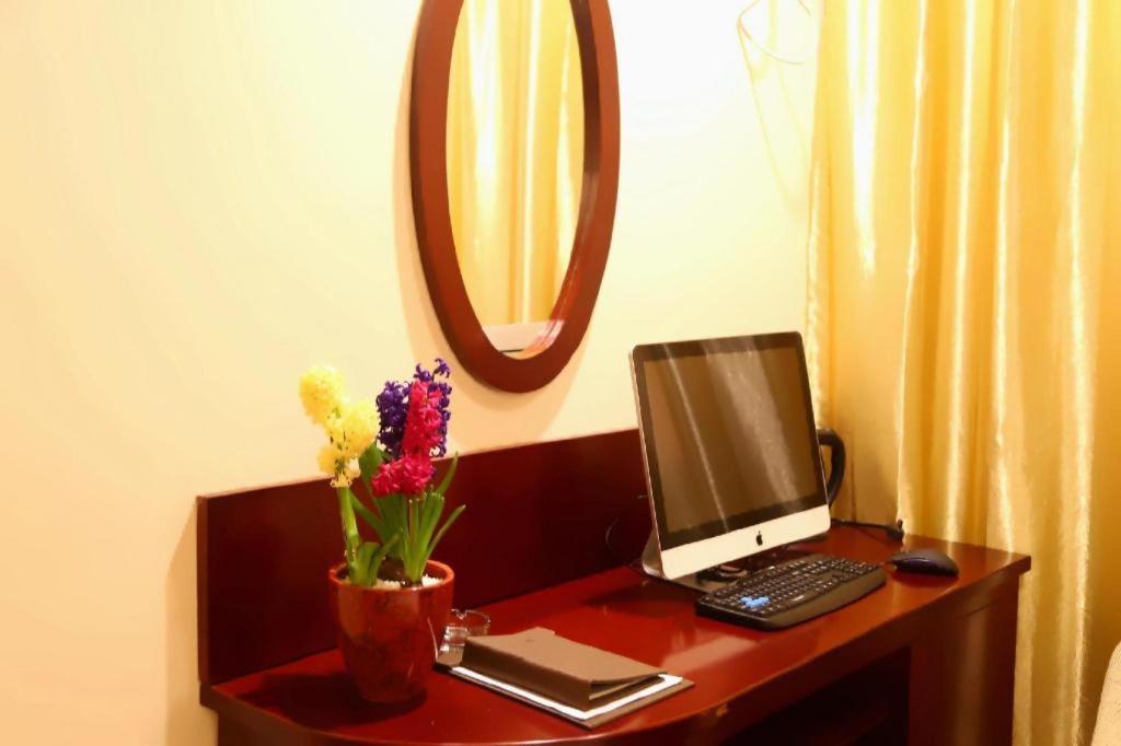 GreenTree Inn Yixing Ding Shu JieFang East Road Express Hotel 3/27