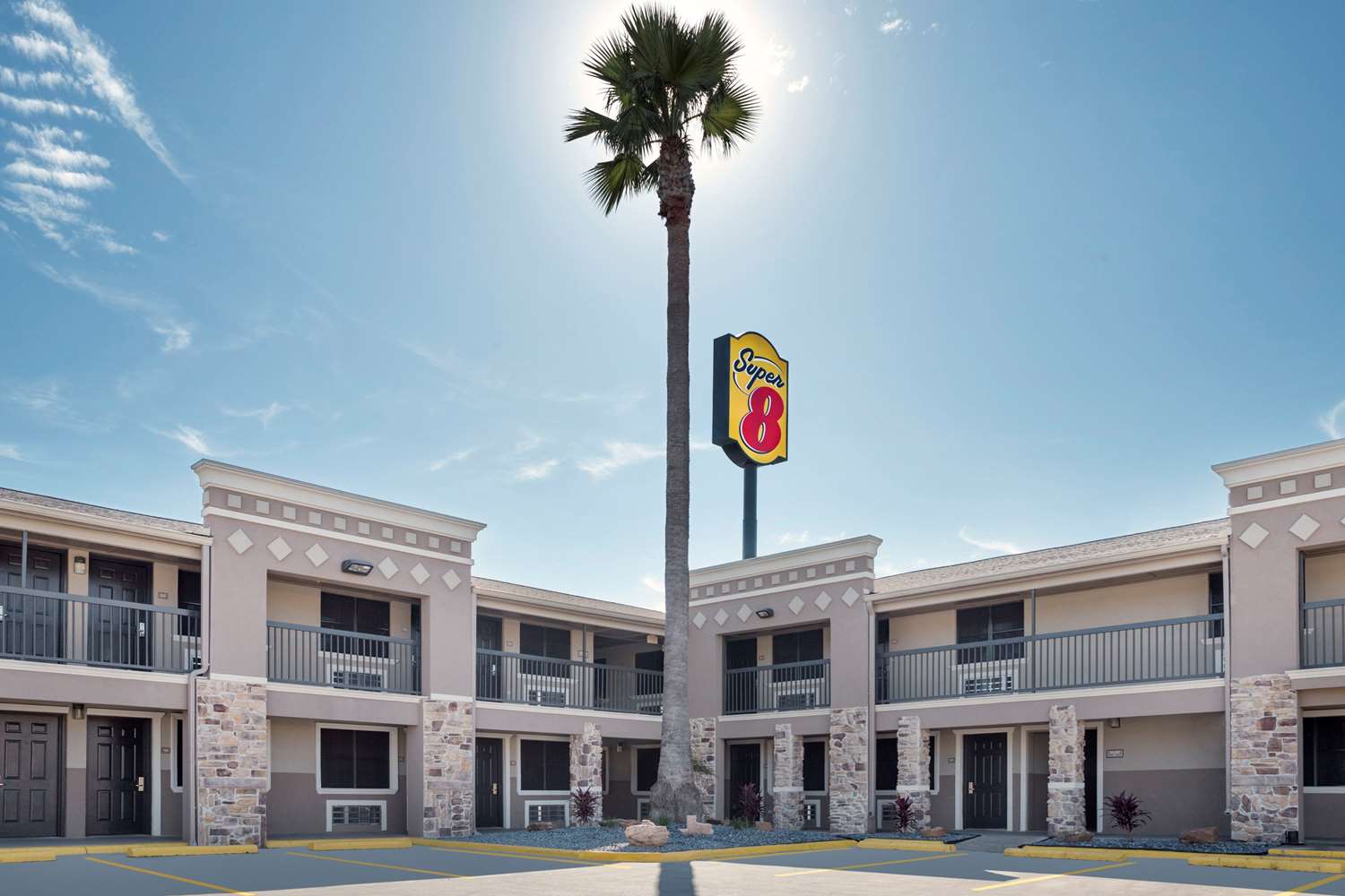 Super 8 by Wyndham McAllen/Downtown/La Plaza Mall 1/6