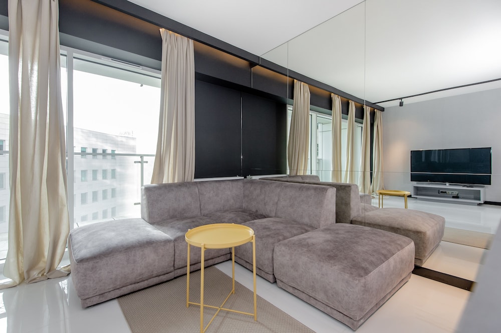 Super-Apartamenty International Fair 26/50