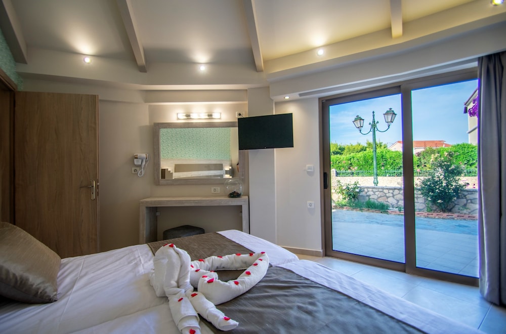 DELUXE, SUITE, KING BED