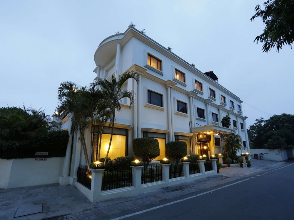 La Place Sarovar Portico Lucknow 4/55