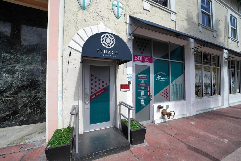 Ithaca of South Beach Hotel 4/51