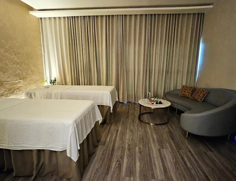 Fabhotel Siri Inn Madhapur 31/39