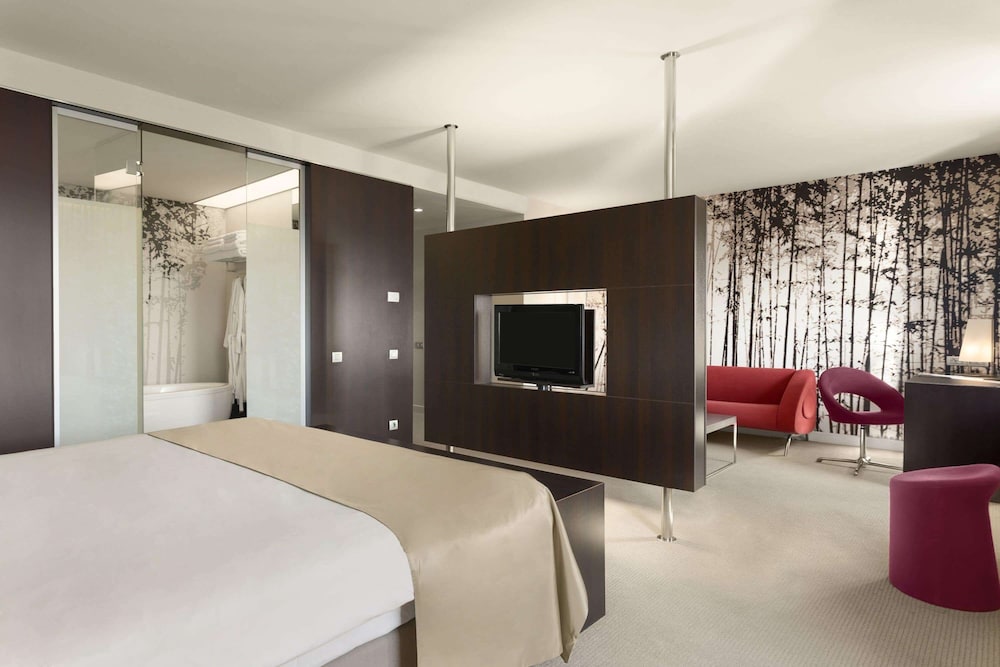 Ramada Plaza by Wyndham Bucharest Convention Center 25/57