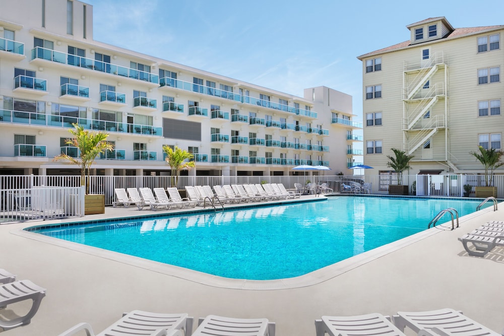 Harrison Hall Hotel 47/50
