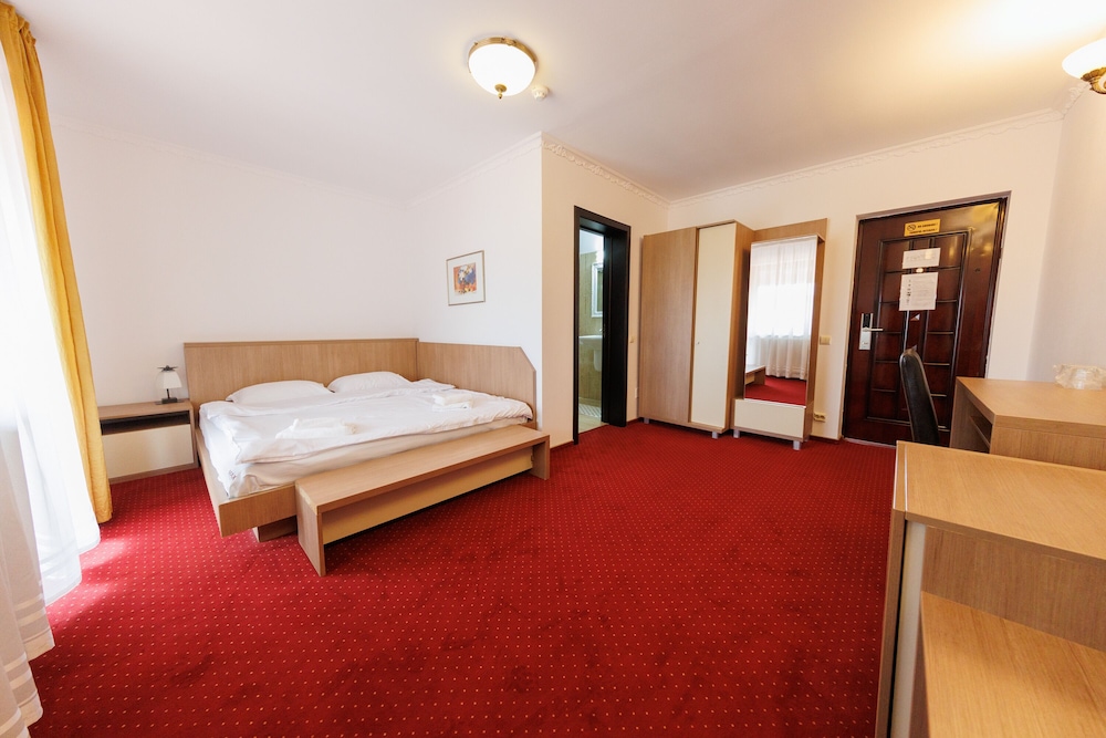 STANDARD, DOUBLE BED, COURTYARD VIEW