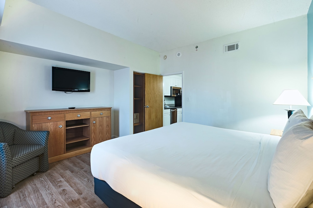 The Atrium Resort 12/36