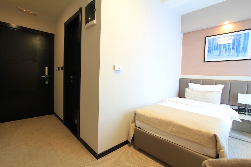 Heritage Hotel 13/50